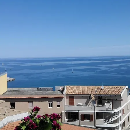 Brezza Marina & L'oasi Blu דירה *