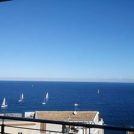 Brezza Marina & L'oasi Blu דירה