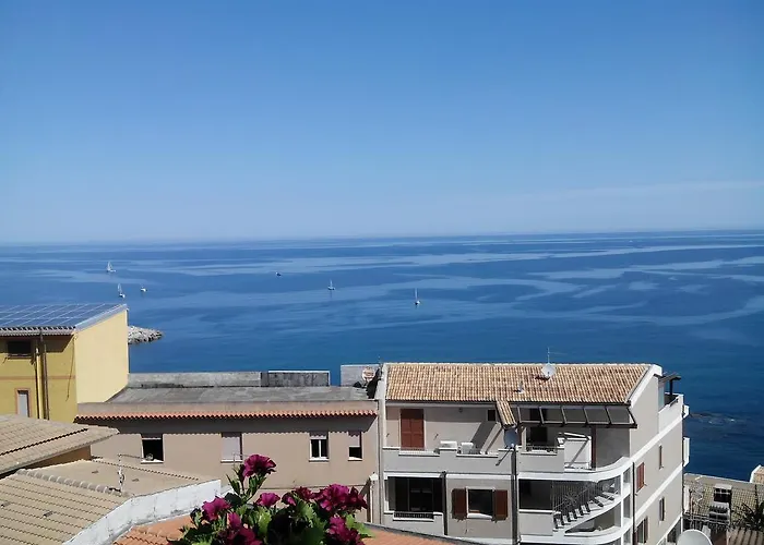 Brezza Marina & L'Oasi Blu Apartment *